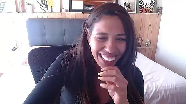 IVONNE COLLINS33 online show from 09/10/25, 04:40