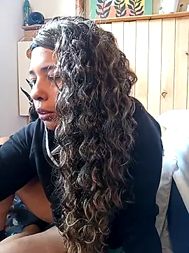 IVONNE COLLINS33 online show from 10/29/25, 03:14