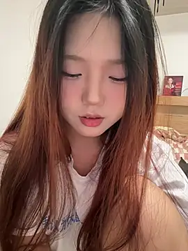 Snapshot of mimi9420 chatting on 05/03/26, 02:45 mimi9420 online show from 05/03/26, 02:45