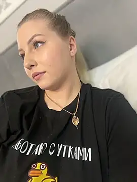 Snapshot of Amy_mit chatting on 03/08/26, 04:11 Amy mit online show from 03/08/26, 04:11