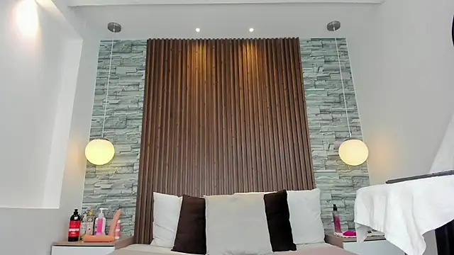 Snapshot of Miagomezx chatting on 10/18/25, 09:59 Miagomezx online show from 10/18/25, 09:59