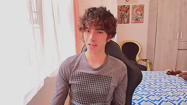 Nude Boy18 online show from 10/27/25, 03:16