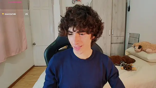 Nude Boy18 online show from 12/01/25, 11:21