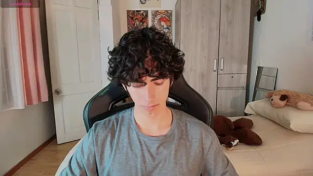 Nude Boy18 online show from 04/02/26, 11:02