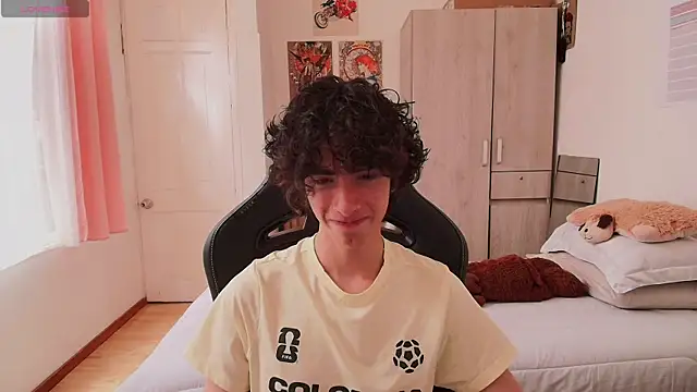 Nude Boy18 online show from 05/24/26, 06:46
