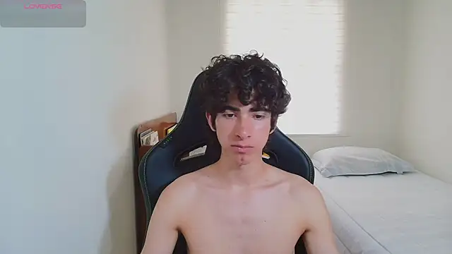 Nude Boy18 online show from 06/11/26, 09:46