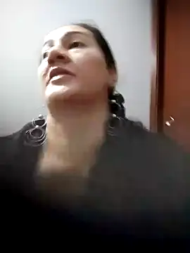 Snapshot of Aisha_manzur chatting on 11/26/25, 07:15 Aisha manzur online show from 11/26/25, 07:15