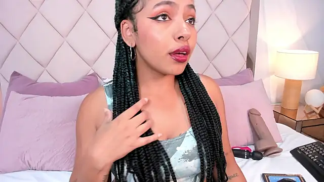 momo ayasse online show from 10/17/25, 09:28