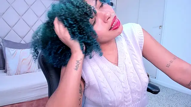 momo ayasse online show from 11/26/25, 09:49