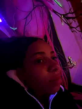 Snapshot of yumi_hanna chatting on 09/21/25, 12:23 yumi hanna online show from 09/21/25, 12:23