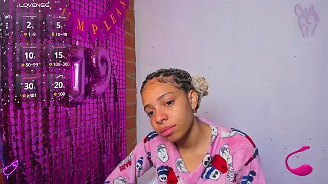 Snapshot of yumi_hanna chatting on 10/05/25, 07:45 yumi hanna online show from 10/05/25, 07:45