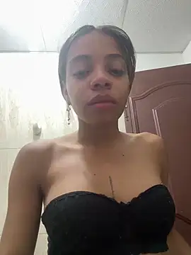 Snapshot of yumi_hanna chatting on 03/16/26, 04:40 yumi hanna online show from 03/16/26, 04:40