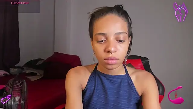 Snapshot of yumi_hanna chatting on 03/20/26, 01:32 yumi hanna online show from 03/20/26, 01:32