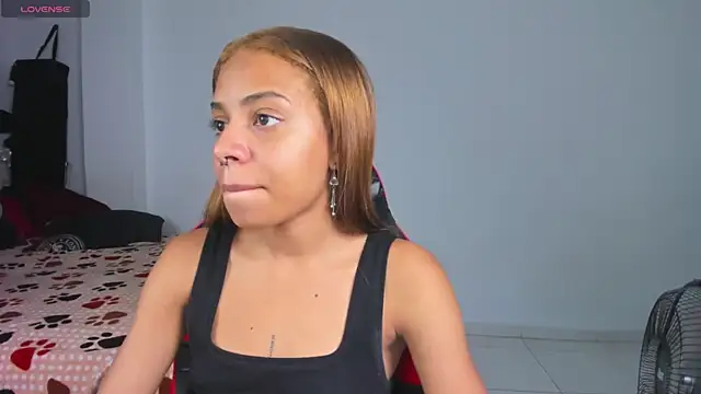 Snapshot of yumi_hanna chatting on 04/14/26, 02:39 yumi hanna online show from 04/14/26, 02:39