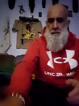 Snapshot of barbaszztop chatting on 12/14/25, 10:03 barbaszztop online show from 12/14/25, 10:03