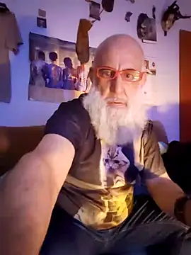 Snapshot of barbaszztop chatting on 03/18/26, 12:36 barbaszztop online show from 03/18/26, 12:36