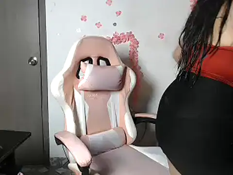 Snapshot of sophiadaza666 chatting on 04/05/26, 12:30 sophiadaza666 online show from 04/05/26, 12:30