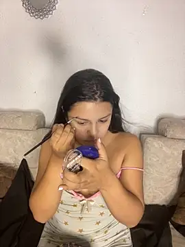 Snapshot of lunita_sweet5 chatting on 11/21/25, 01:15 lunita sweet5 online show from 11/21/25, 01:15