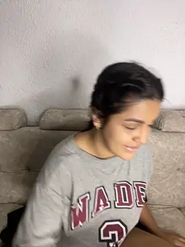 Snapshot of lunita_sweet5 chatting on 11/25/25, 06:02 lunita sweet5 online show from 11/25/25, 06:02