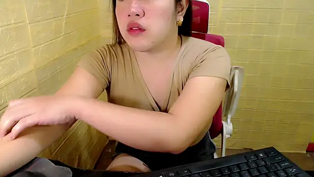 xUrDreamSlutWhore online show from 10/21/25, 03:02