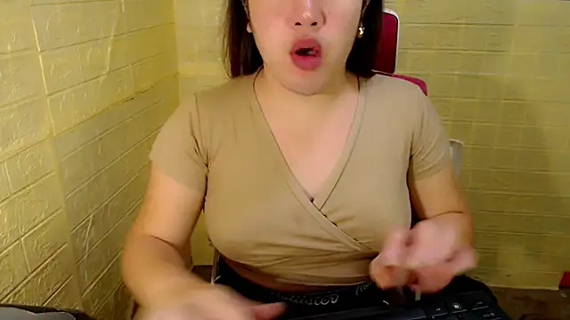 xUrDreamSlutWhore online show from 11/04/25, 10:09