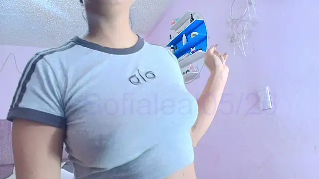 Snapshot of MiSofialeal chatting on 05/27/26, 06:27 MiSofialeal online show from 05/27/26, 06:27