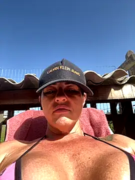 Snapshot of Deusasafada chatting on 11/19/25, 06:19 Deusasafada online show from 11/19/25, 06:19