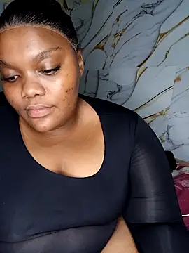 Snapshot of chubbybbw18 chatting on 04/01/26, 01:12 chubbybbw18 online show from 04/01/26, 01:12