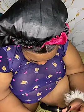 Snapshot of chubbybbw18 chatting on 04/16/26, 06:47 chubbybbw18 online show from 04/16/26, 06:47