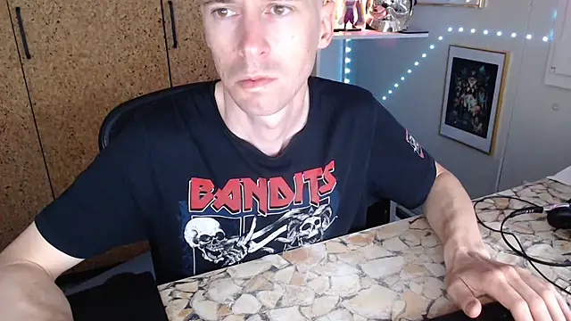 Snapshot of sakiramissy chatting on 04/01/26, 01:01 sakiramissy online show from 04/01/26, 01:01