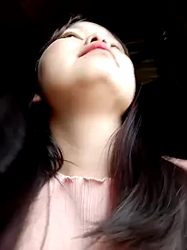 Snapshot of XoiXoi232 chatting on 03/19/26, 03:43 XoiXoi232 online show from 03/19/26, 03:43