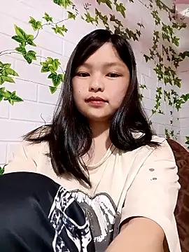 Snapshot of XoiXoi232 chatting on 04/09/26, 01:27 XoiXoi232 online show from 04/09/26, 01:27