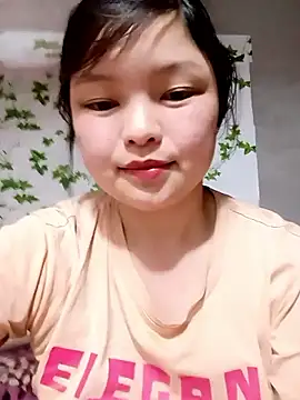 Snapshot of XoiXoi232 chatting on 04/13/26, 02:33 XoiXoi232 online show from 04/13/26, 02:33