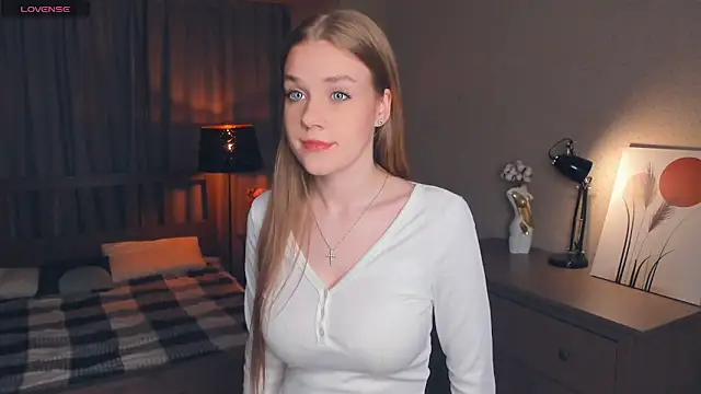 OdellaFrake online show from 09/19/25, 08:20