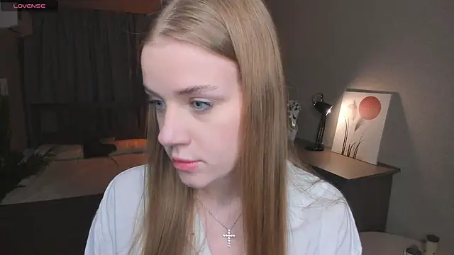 OdellaFrake online show from 12/03/25, 07:23