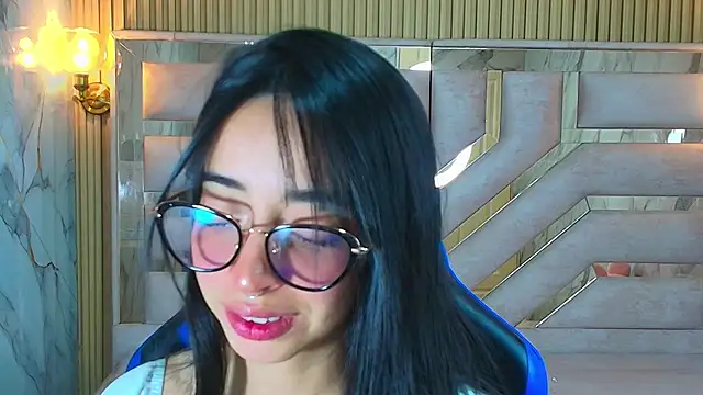 zoe r  online show from 10/16/25, 03:29