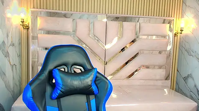 zoe r  online show from 10/22/25, 03:18