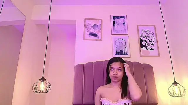 Snapshot of Isabelgh_ chatting on 12/23/25, 03:26 Isabelgh online show from 12/23/25, 03:26