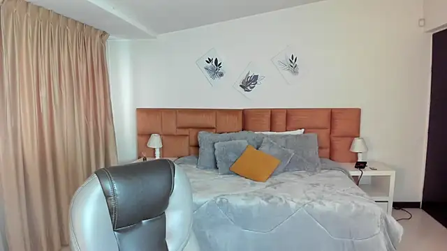 Catti Brie online show from 09/17/25, 11:34