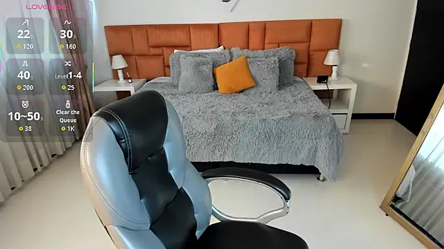 Catti Brie online show from 10/09/25, 11:41