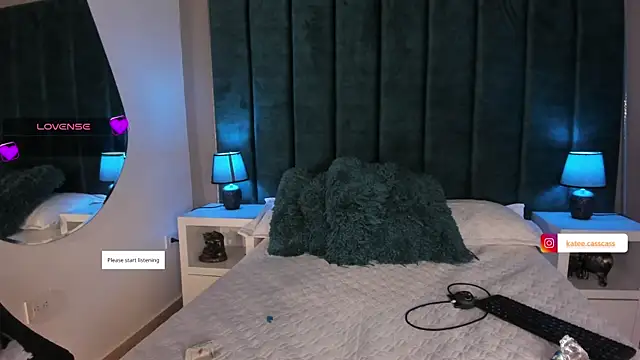 Snapshot of kate_cass chatting on 10/08/25, 03:37 kate cass online show from 10/08/25, 03:37