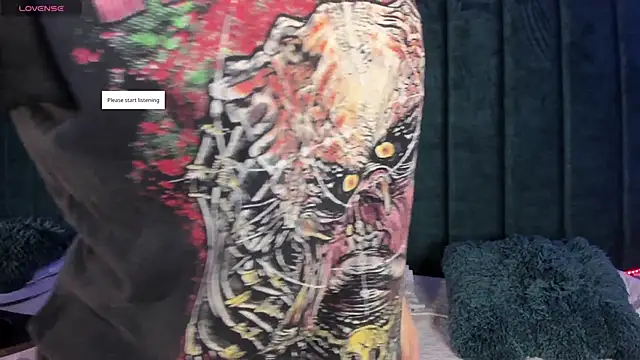 Snapshot of kate_cass chatting on 11/19/25, 03:39 kate cass online show from 11/19/25, 03:39