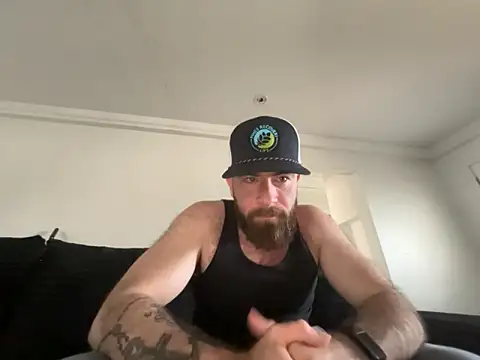 Snapshot of biggdickbandit92 chatting on 03/16/26, 02:21 biggdickbandit92 online show from 03/16/26, 02:21