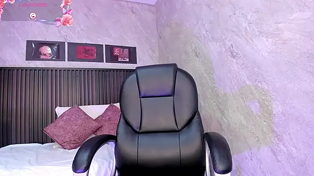 dark  nymph online show from 09/09/25, 12:26