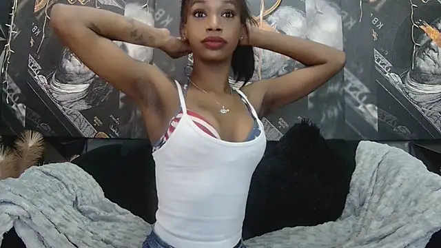 Snapshot of Lilmisbaddyxxx chatting on 05/06/26, 06:02 Lilmisbaddyxxx online show from 05/06/26, 06:02