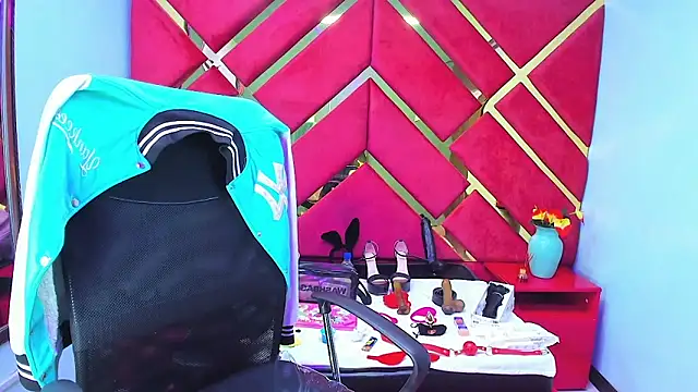 Snapshot of Kataleya_Luck chatting on 11/23/25, 03:39 Kataleya Luck online show from 11/23/25, 03:39