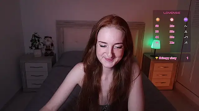 Snapshot of Tanywish chatting on 12/19/25, 10:28 Tanywish online show from 12/19/25, 10:28