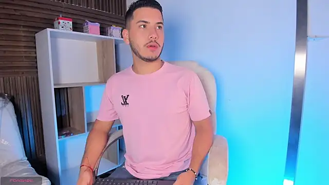 Axel grey  online show from 09/24/25, 12:19