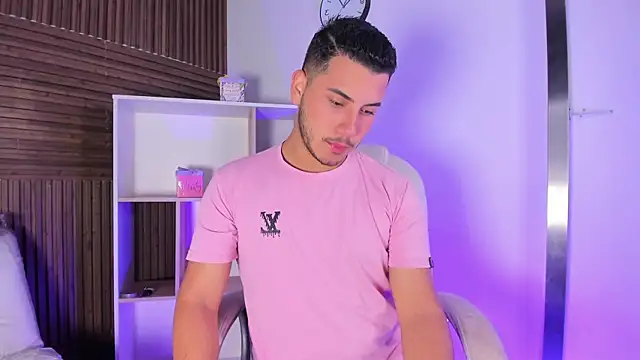 Axel grey  online show from 10/27/25, 12:09