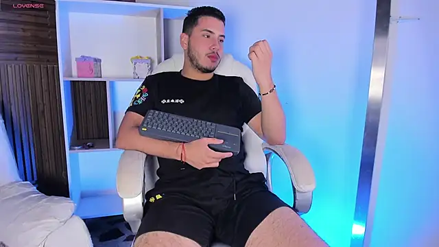 Axel grey  online show from 11/04/25, 12:37